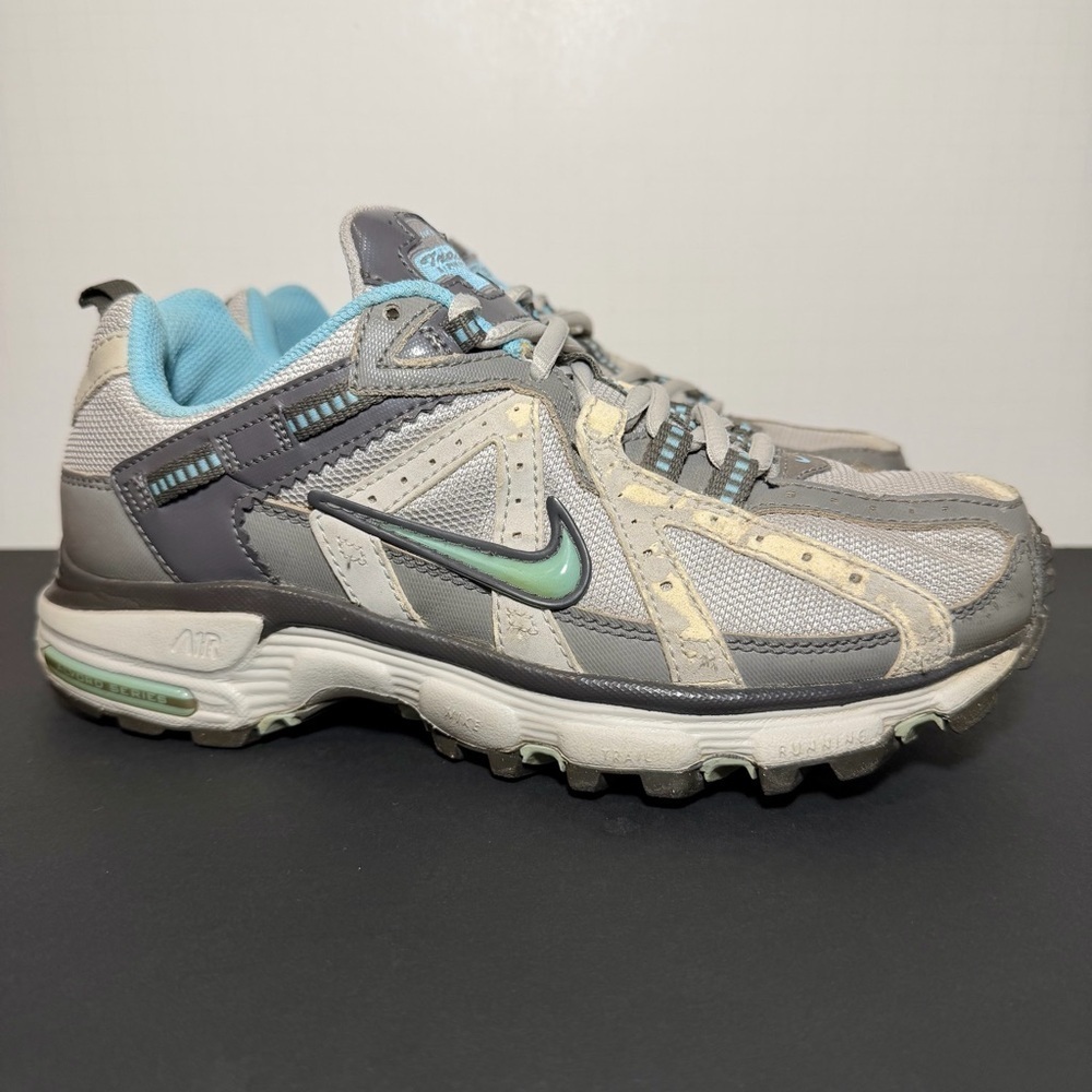 Womens NIKE ACG Alvord Series Trail Running Shoes / Size 8.5